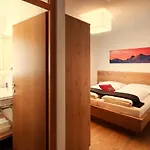 Alpinpark Mit Swimmingpool, Sonnenloggia Und Kamin - Grossglockner Matrei Daire *