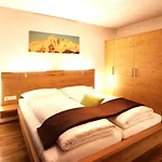 Alpinpark Mit Swimmingpool, Sonnenloggia Und Kamin - Grossglockner Matrei *